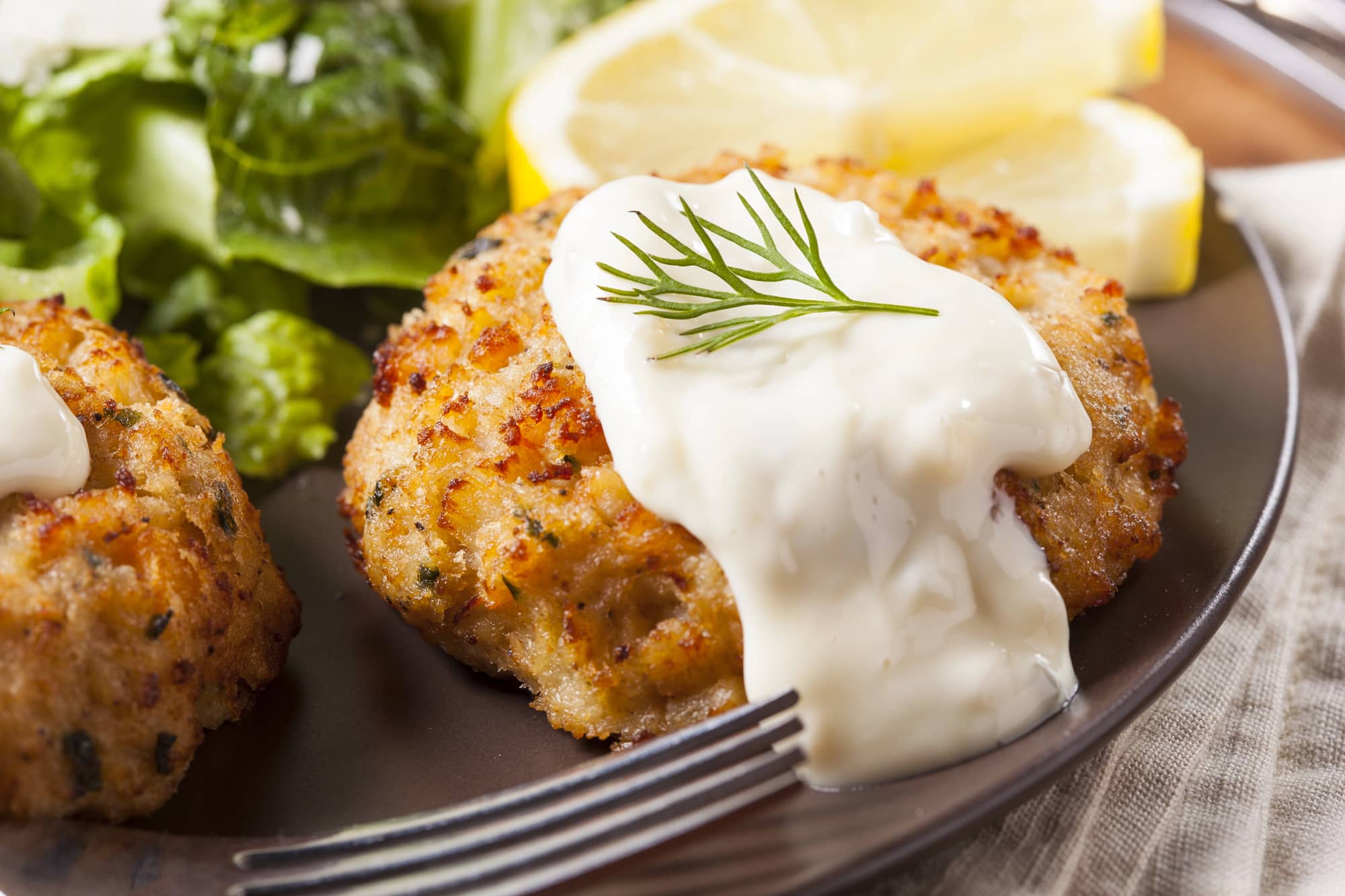 crab cakes with remoulade sauce