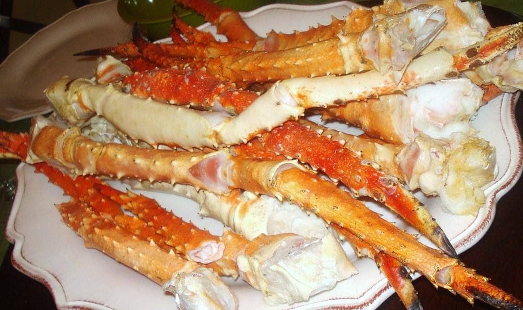 King Crab Legs vs. Snow Crab Legs: What’s the Difference?