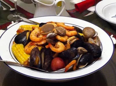 Savory and Tangy Seafood Boil with Clams and Lemon Recipe