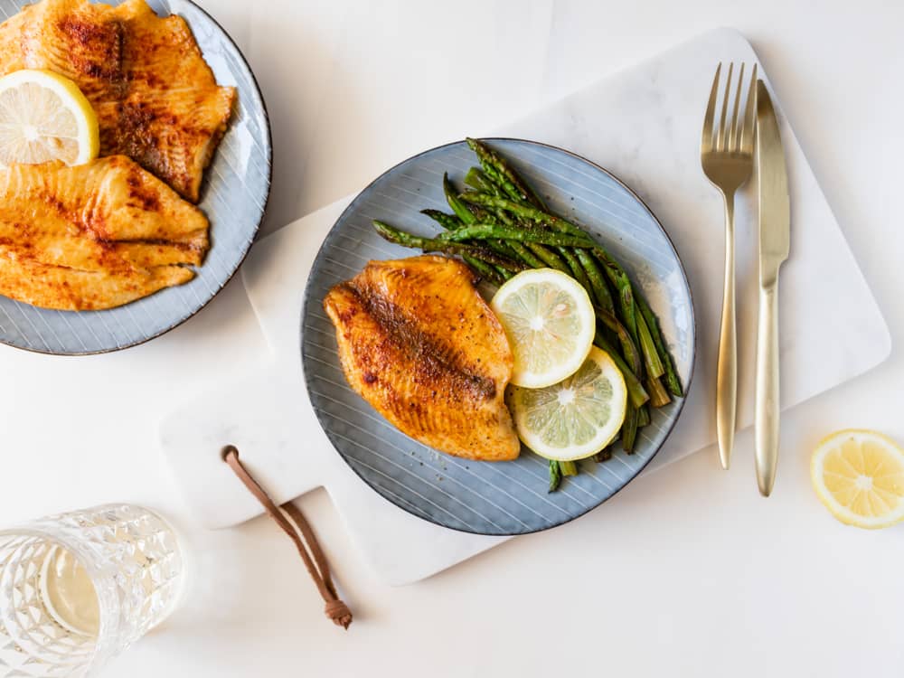 tilapia dinner with lemon and asparagus
