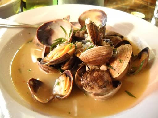Easy Steamed Clams