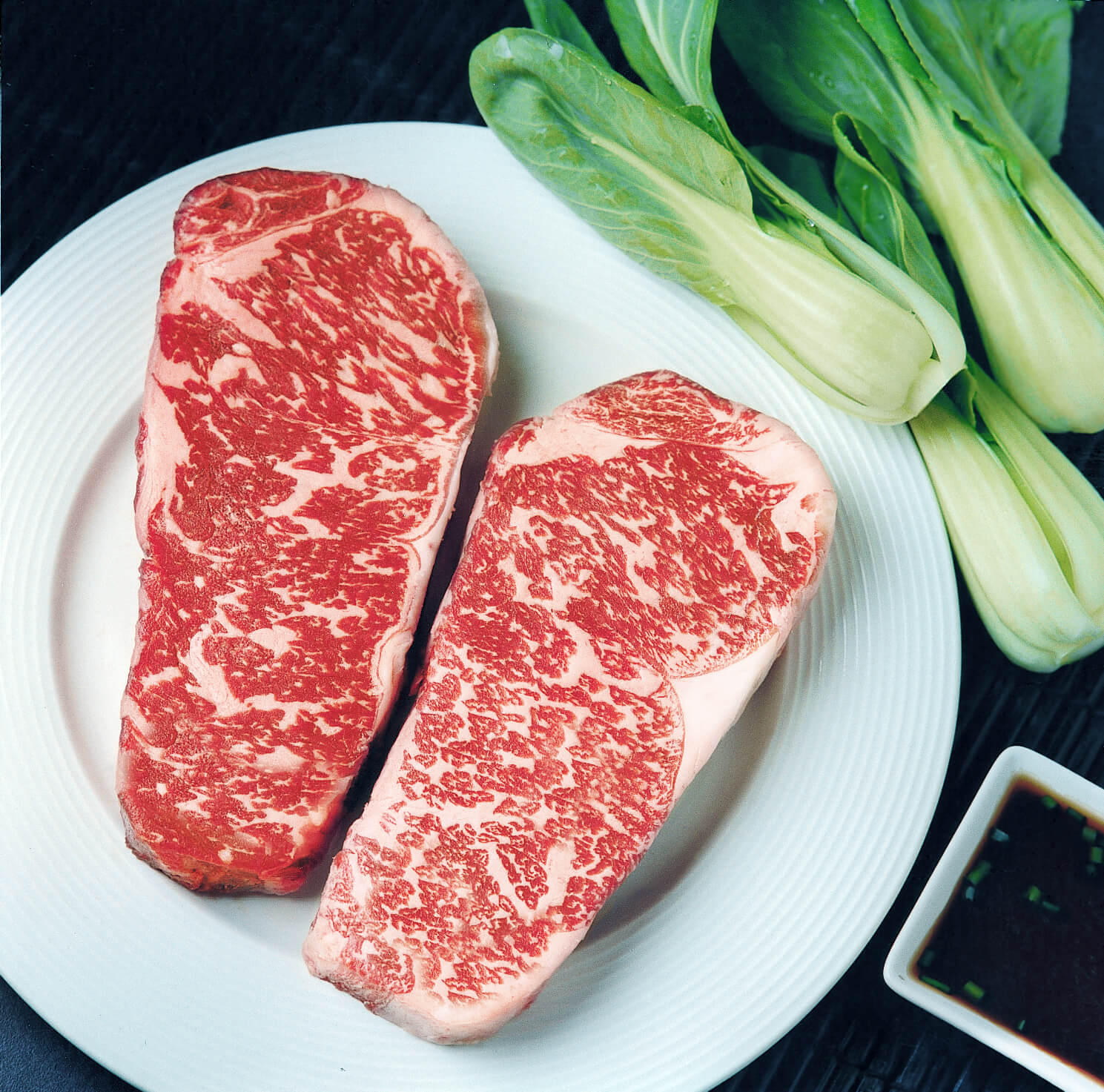 Wagyu vs Kobe Beef - What's the difference? : Steak University