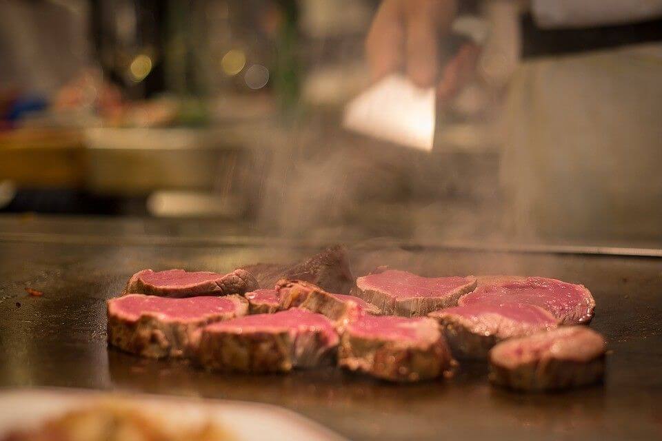 grilled steaks and medium rare temperature