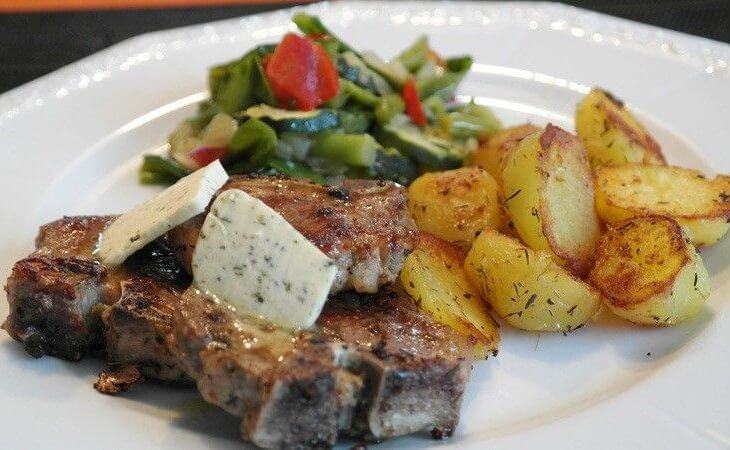 Garlic Steak and Herb Potatoes
