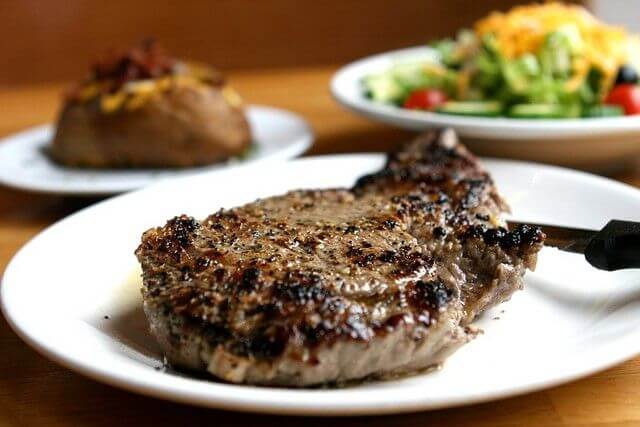 slow cooked steak with crock pot