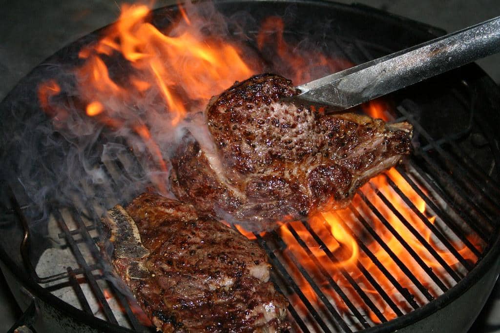 For a Better Steak, Cook Directly on Charcoal - The New York Times