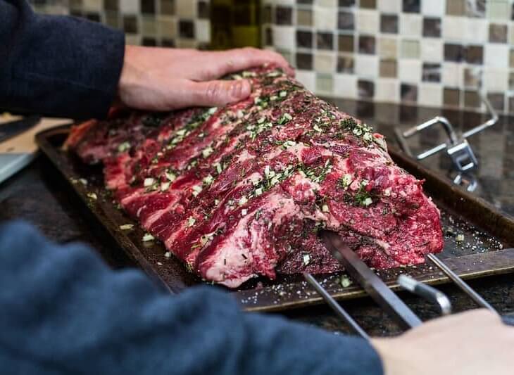 slow cooking ribeye roast with seasonings