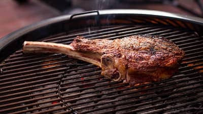 tomahawk steak on the grill