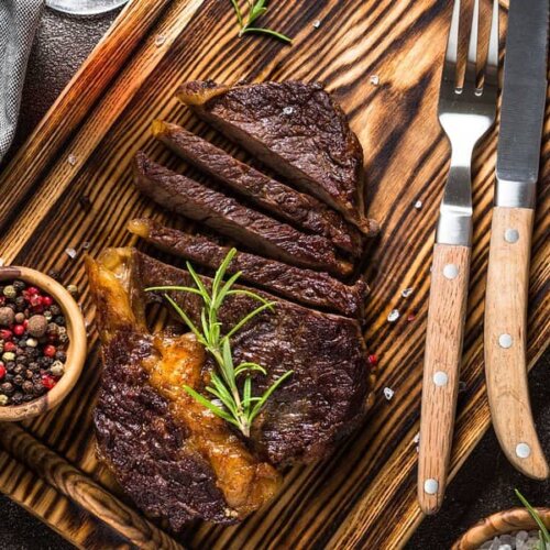 perfectly cooked steak sliced and ready to eat