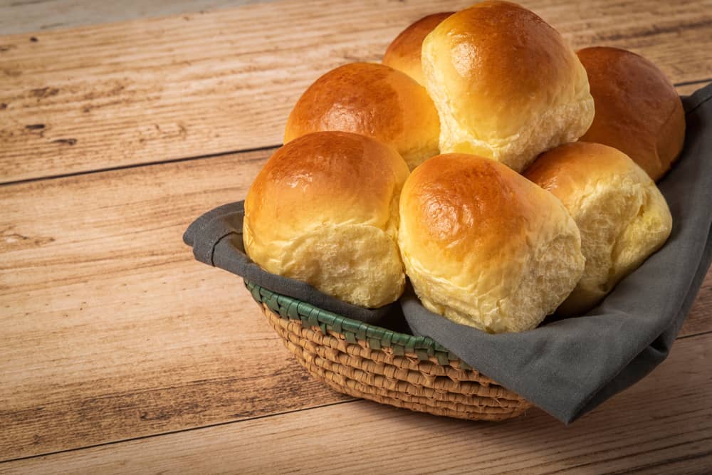 dinner rolls bread side for ribeye steak
