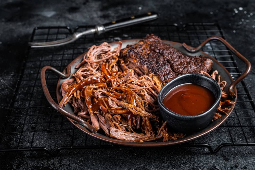 pulled pork with barbeque sauce