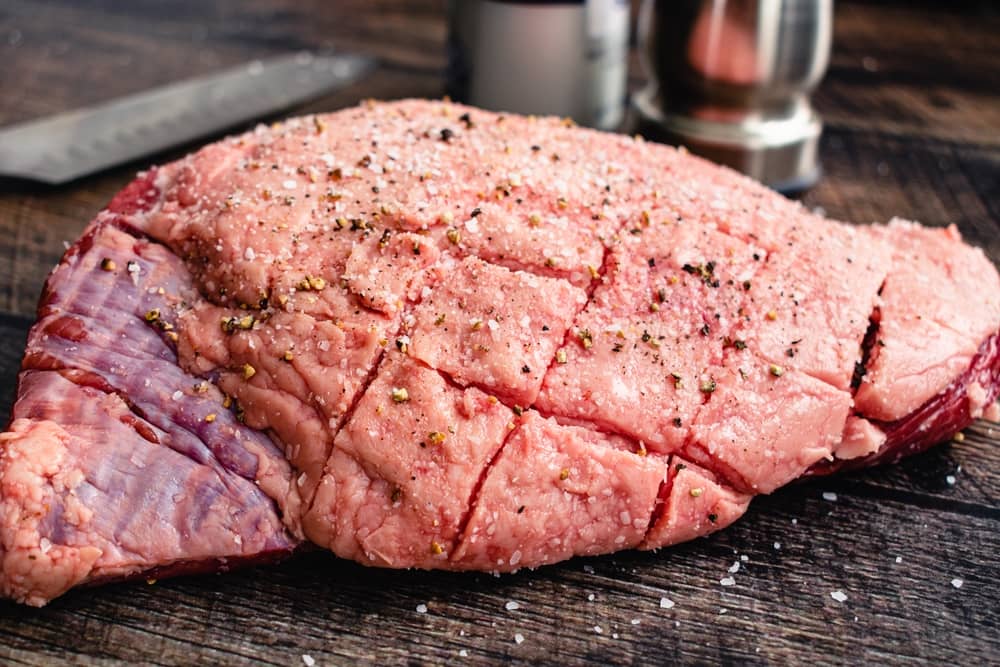 scored and seasoned picanha steak