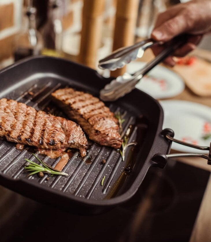 pan searing sirloin steaks