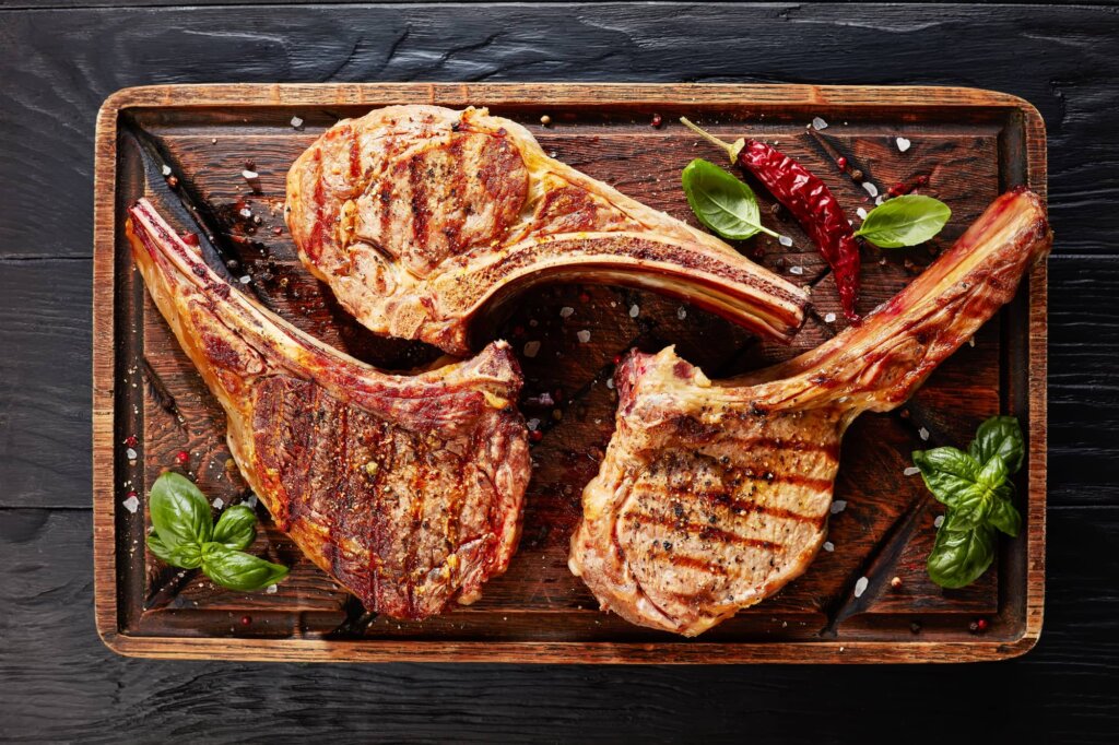 cooked tomahawk steaks