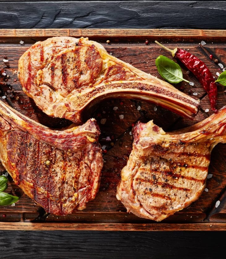cooked tomahawk steaks